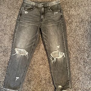 Anerican eagle white washed black mom jeans